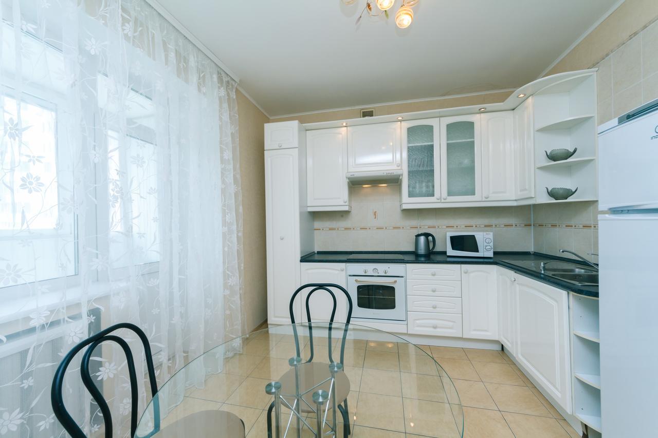 Apartment Poznyaky-Bazhana Kiev Buitenkant foto