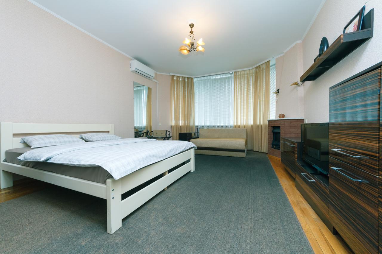 Apartment Poznyaky-Bazhana Kiev Buitenkant foto
