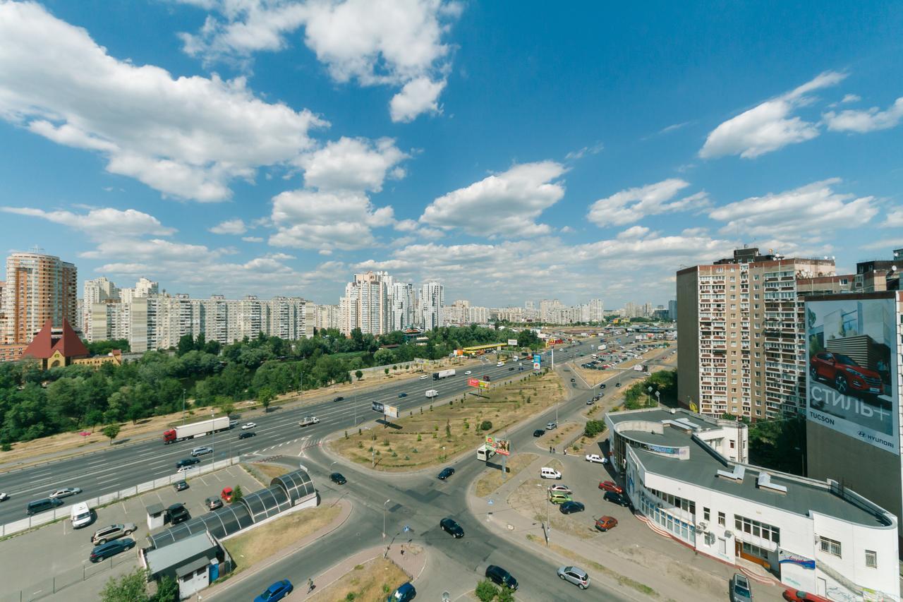 Apartment Poznyaky-Bazhana Kiev Buitenkant foto